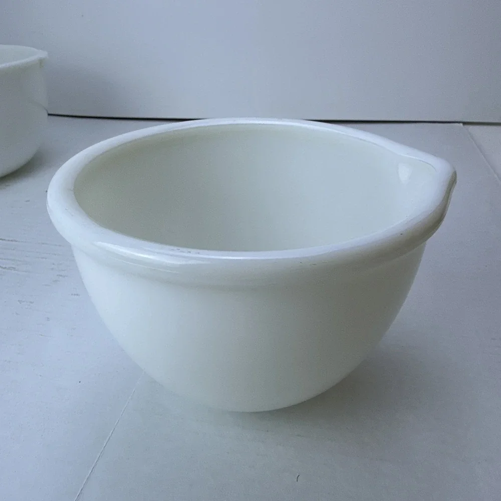 Lot 2 Vintage Milk Glass Mixing Bowls, One with Spout One with Handles Unmarked
